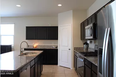 30983 W Cheery Lynn Road, Buckeye, AZ 85396 - Photo 4