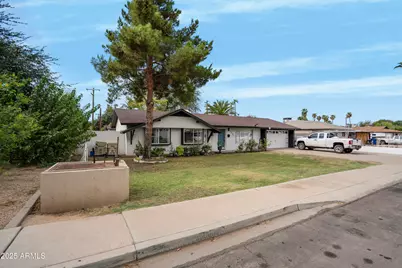5701 W Royal Palm Road, Glendale, AZ 85302 - Photo 2