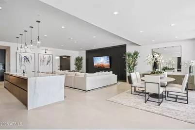 6587 N Palmeraie Boulevard #2020, Paradise Valley, AZ 85253 - Photo 2