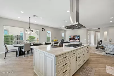 472 E Bracciano Avenue, San Tan Valley, AZ 85140 - Photo 8