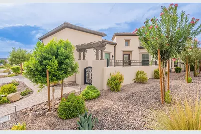 472 E Bracciano Avenue, San Tan Valley, AZ 85140 - Photo 4