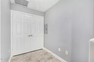 5450 E Deer Valley Dr, Phoenix, AZ 85054 - Photo 10