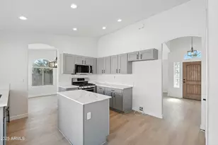 12751 N 85th Dr, Peoria, AZ 85381 - Photo 2