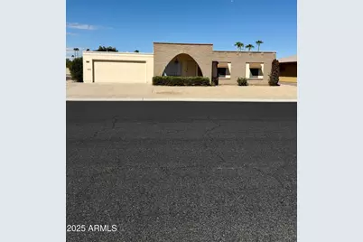 14202 N Lakeforest Drive, Sun City, AZ 85351 - Photo 4