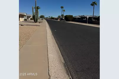 14202 N Lakeforest Drive, Sun City, AZ 85351 - Photo 6