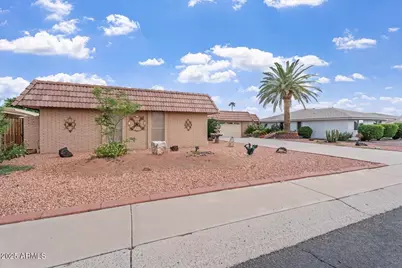 9429 W Rolling Hills Drive, Sun City, AZ 85351 - Photo 2