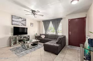 4601 W Golden Ln, Glendale, AZ 85302 - Photo 6