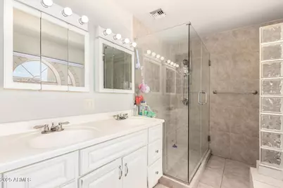 4601 W Golden Lane, Glendale, AZ 85302 - Photo 18