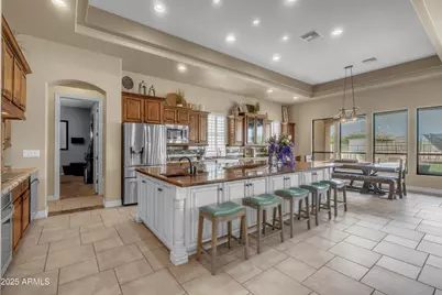 810 W Hidden Valley Drive, Phoenix, AZ 85086 - Photo 8