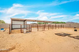 810 W Hidden Vly Dr, Phoenix, AZ 85086 - Photo 40