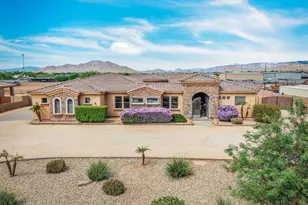 810 W Hidden Vly Dr, Phoenix, AZ 85086 - Photo 1