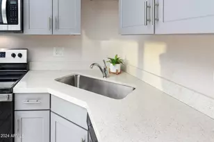 914 S Kenwood Cir, Tempe, AZ 85281 - Photo 18