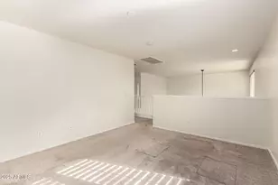 10385 W Robin Ln, Peoria, AZ 85383 - Photo 18