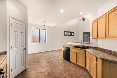 10385 W Robin Lane, Peoria, AZ 85383 - Photo 10