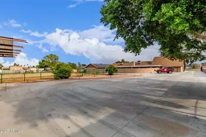 4102 W Acoma Drive, Phoenix, AZ 85053 - Photo 12