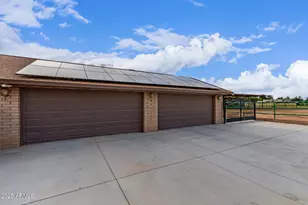 4102 W Acoma Dr, Phoenix, AZ 85053 - Photo 6