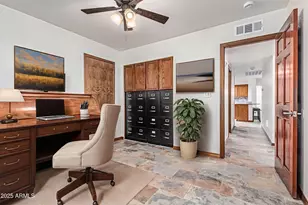 4102 W Acoma Dr, Phoenix, AZ 85053 - Photo 30