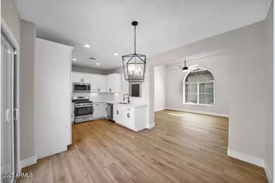 3941 E Cat Balue Drive, Phoenix, AZ 85050 - Photo 8