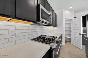 25239 N 165th Ln, Surprise, AZ 85387 - Photo 10