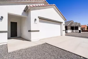 11000 W Cove Dr, Arizona City, AZ 85123 - Photo 2
