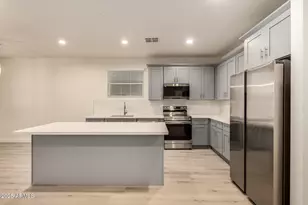 129 W Latona Rd, Phoenix, AZ 85041 - Photo 8