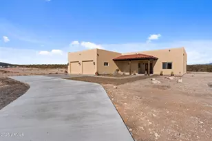 4950 Black Mountain Rd, Wickenburg, AZ 85390 - Photo 1