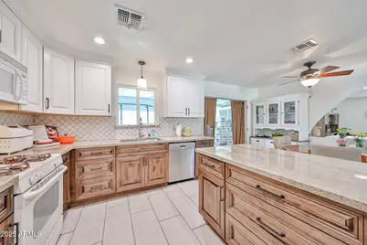 7025 W Country Gables Drive, Peoria, AZ 85381 - Photo 12