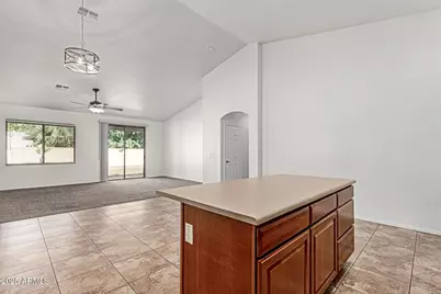 7341 N 72nd Avenue, Glendale, AZ 85303 - Photo 14