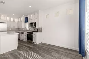 305 S Val Vista Dr, Mesa, AZ 85204 - Photo 10