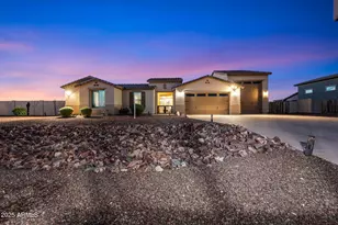 13532 W Sierra Vista Dr, Glendale, AZ 85307 - Photo 2