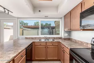 7839 N 49th Ave, Glendale, AZ 85301 - Photo 10
