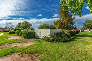 7839 N 49th Ave, Glendale, AZ 85301 - Photo 32