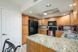 12212 N Paradise Vlg Pkwy S, Phoenix, AZ 85032 - Photo 10