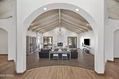 8817 N 58th Place, Paradise Valley, AZ 85253 - Photo 2