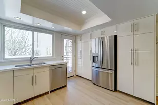 1658 N Sierra Vista Dr, Tempe, AZ 85288 - Photo 2