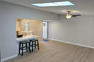 10433 W Oakmont Dr, Sun City, AZ 85351 - Photo 8