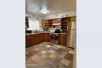 1627 W Carson Road, Phoenix, AZ 85041 - Photo 14