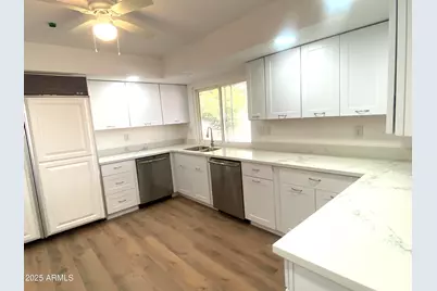 15825 N 110th Avenue, Sun City, AZ 85351 - Photo 8