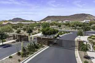 2235 E Saguaro Park Ln, Phoenix, AZ 85024 - Photo 46