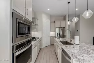 2235 E Saguaro Park Ln, Phoenix, AZ 85024 - Photo 12