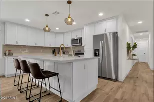 2452 E Manhatton Dr, Tempe, AZ 85282 - Photo 1