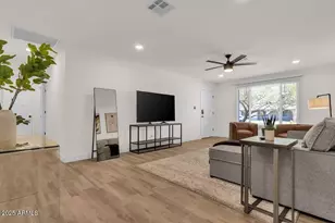 2452 E Manhatton Dr, Tempe, AZ 85282 - Photo 20