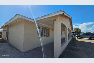 4724 N 61st Avenue, Phoenix, AZ 85033 - Photo 2