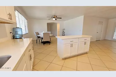 4724 N 61st Avenue, Phoenix, AZ 85033 - Photo 6