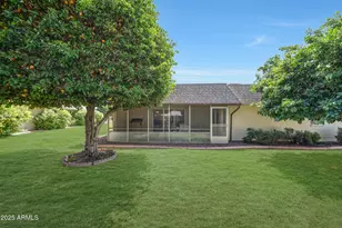 10415 W Camelot Cir, Sun City, AZ 85351 - Photo 2