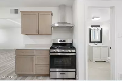 2437 W Village Drive, Phoenix, AZ 85023 - Photo 10