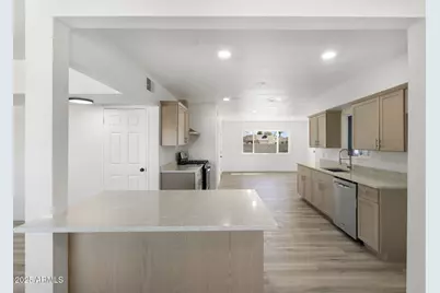 2437 W Village Drive, Phoenix, AZ 85023 - Photo 6