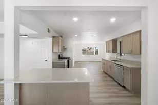 2437 W Village Dr, Phoenix, AZ 85023 - Photo 6