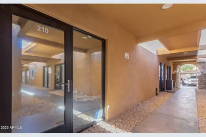 8821 N 7th Street #2, Phoenix, AZ 85020 - Photo 2
