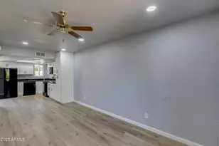 3048 E Beck Ln, Phoenix, AZ 85032 - Photo 8